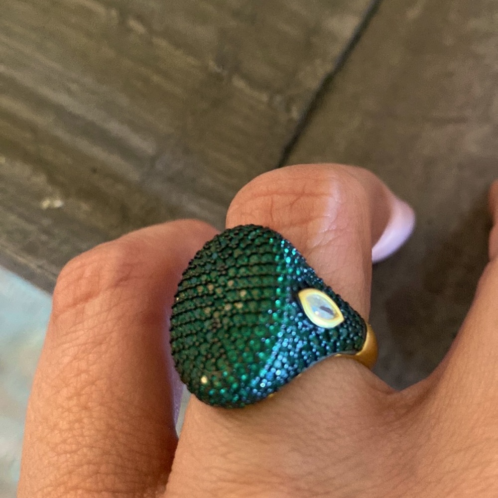 Beautiful ring ! Size 7